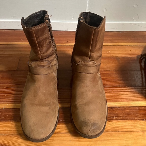 Teva Side-Zip Leather Boots - Picture 1 of 5